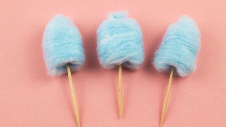 can-dogs-eat-cotton-candy-everything-you-need-to-know